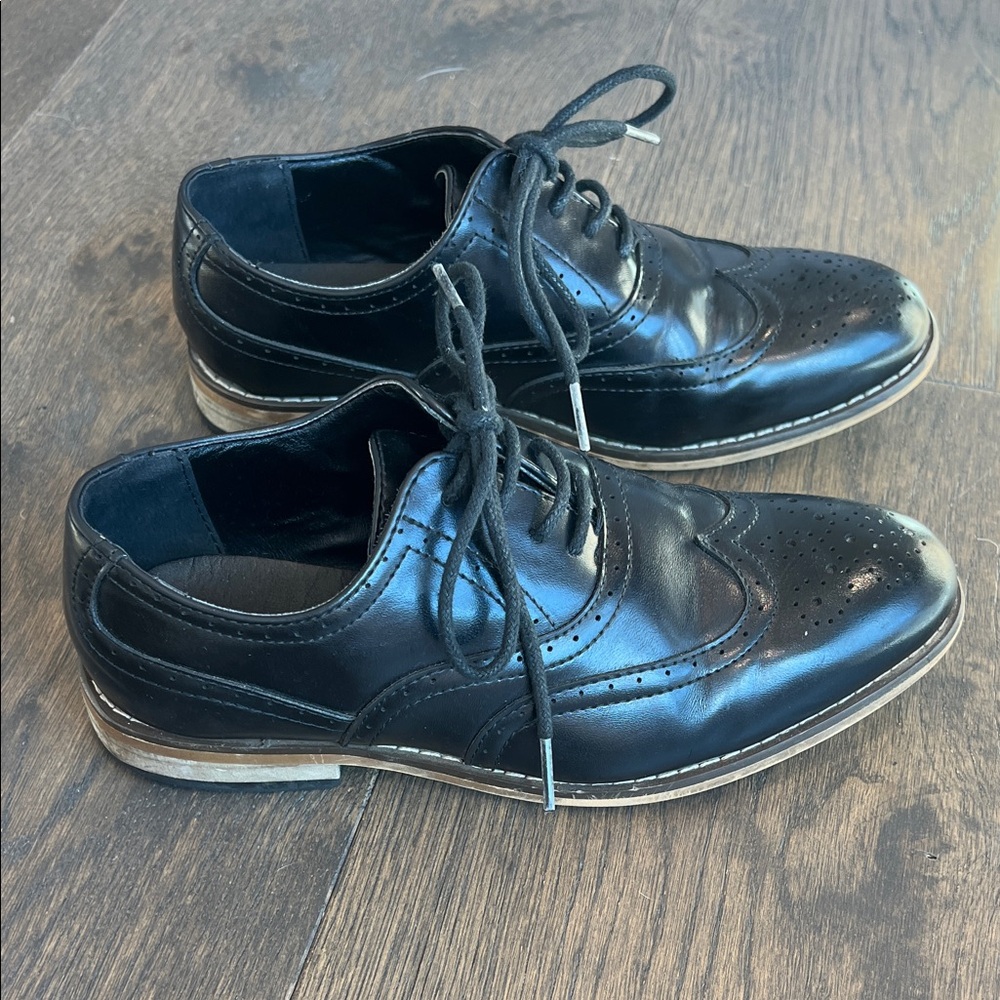 Classic Black Boys Dress Shoes - Picture 3 of 7